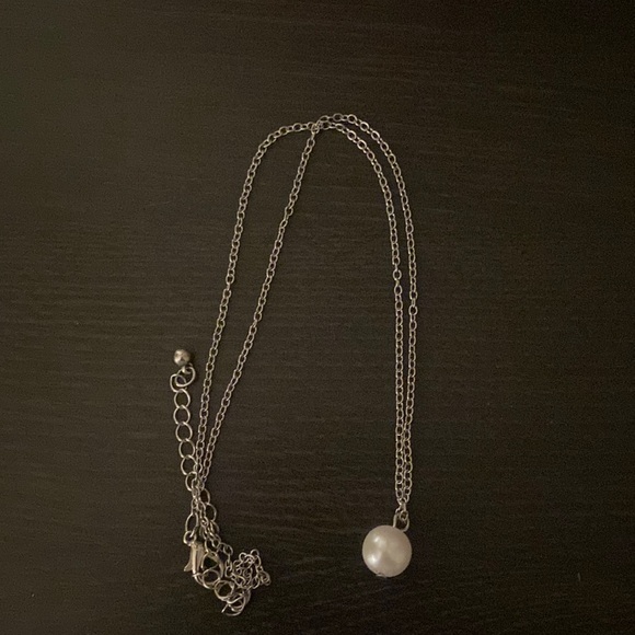 Bead necklace. - Picture 1 of 1